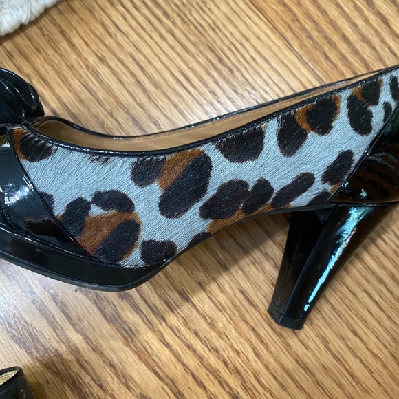 Gray/Silver and Brown Leopard heels. Size 6 1/2  LIKE BRAND NEW! - Picture 8 of 8